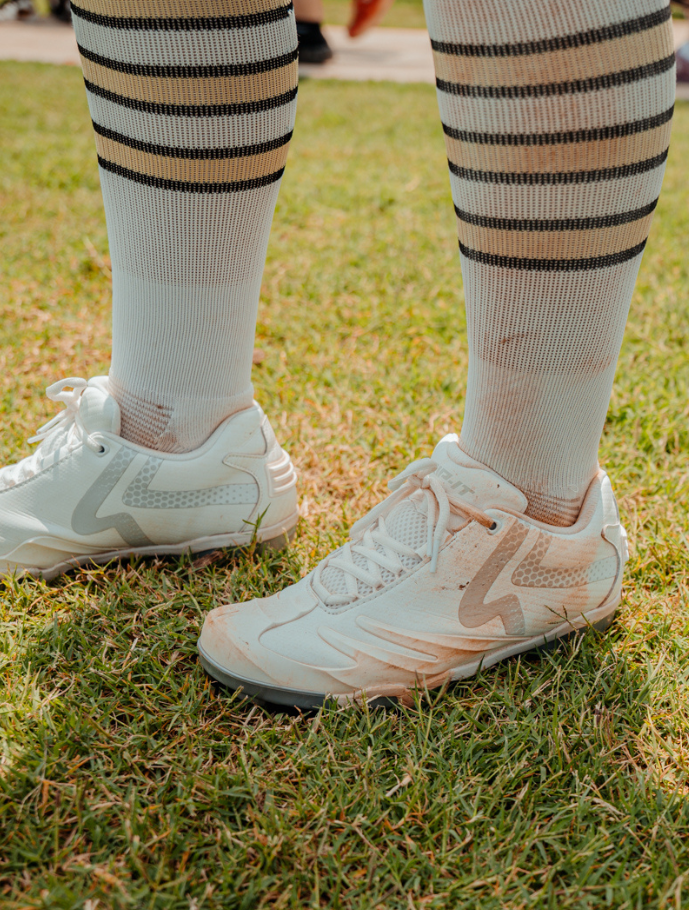 Rokey Softball Cleats Women's SwiftStep TPU Size [Insert Size] - Enhanced Performance and Comfort